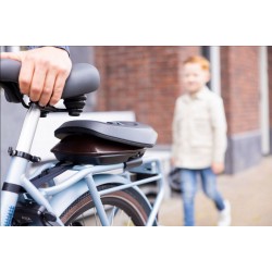 Bakfiets Cargo bike Kinderzitje geschikt voor bagagedrager Bobike inklapbaar met voetenbeschermers achterzitje tot 35kg dragerbevestiging zwart/bruin
